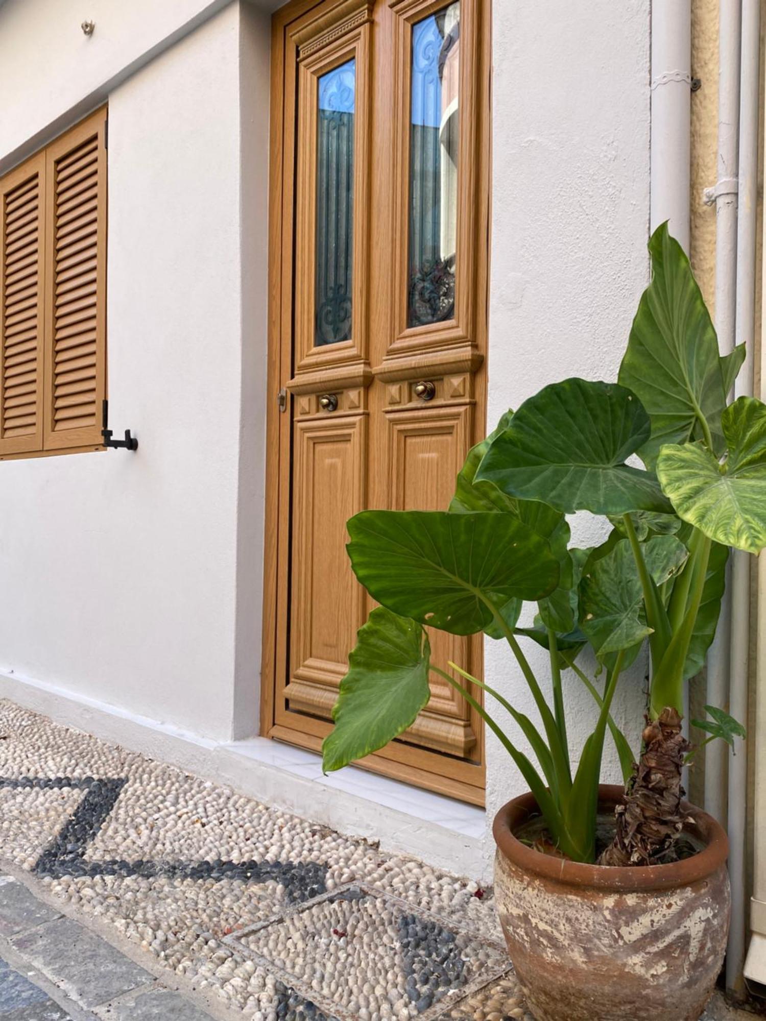 "Tete A Tete" Lux Apart In The Most Beautiful Street Of Town Rhodes City Esterno foto