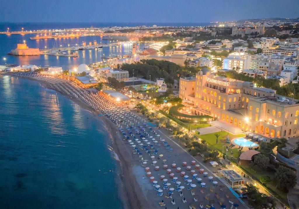 "Tete A Tete" Lux Apart In The Most Beautiful Street Of Town Rhodes City Esterno foto